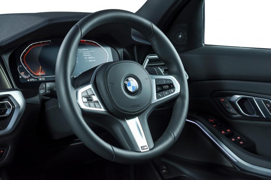 Панель приборов BMW 330i M Sport (G20) 2019 года  (ZA) (фото 2 из 40)